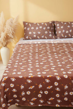 Brown Daisy Double Plush Blanket – Extra Soft, Warm 100% Polyester Throw, 200x215 cm
