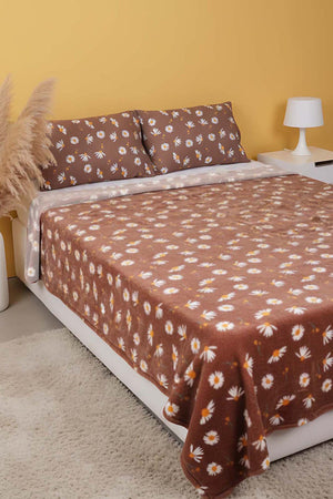 Brown Daisy Double Plush Blanket – Extra Soft, Warm 100% Polyester Throw, 200x215 cm