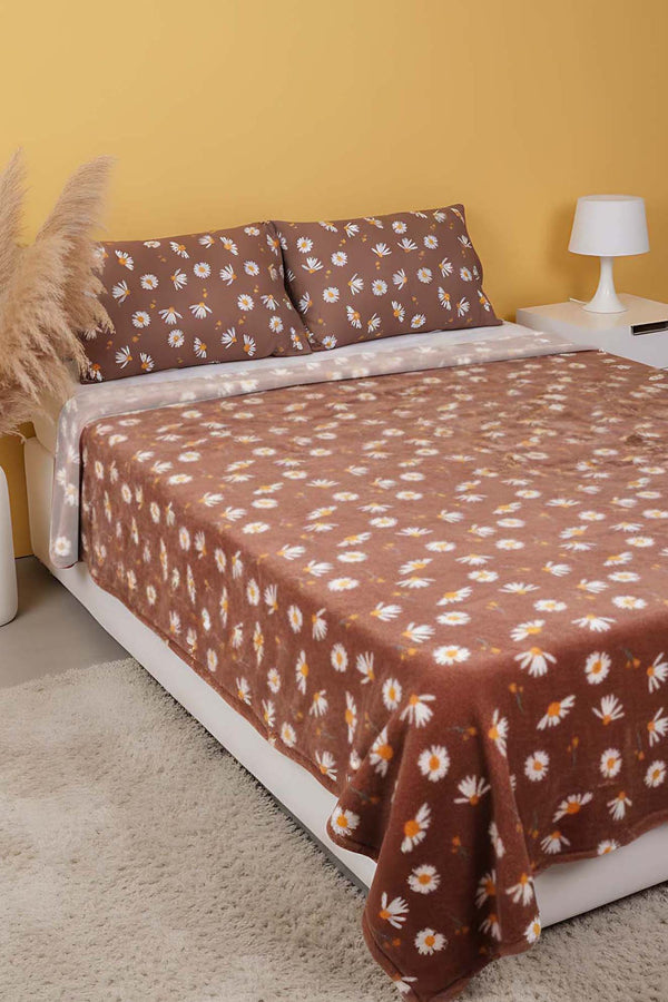 Brown Daisy Double Plush Blanket – Extra Soft, Warm 100% Polyester Throw, 200x215 cm