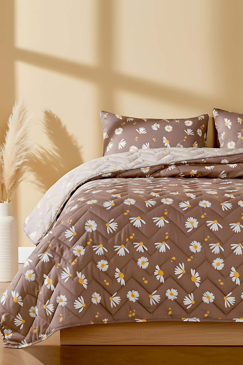 Brown Daisy Quilted Double Cotton Bedspread & Cover