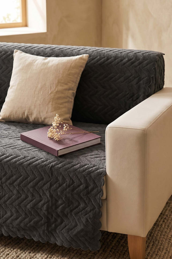 Anthracite Zigzag Patterned Welsoft Padded Sofa Cover – 170 × 210 cm