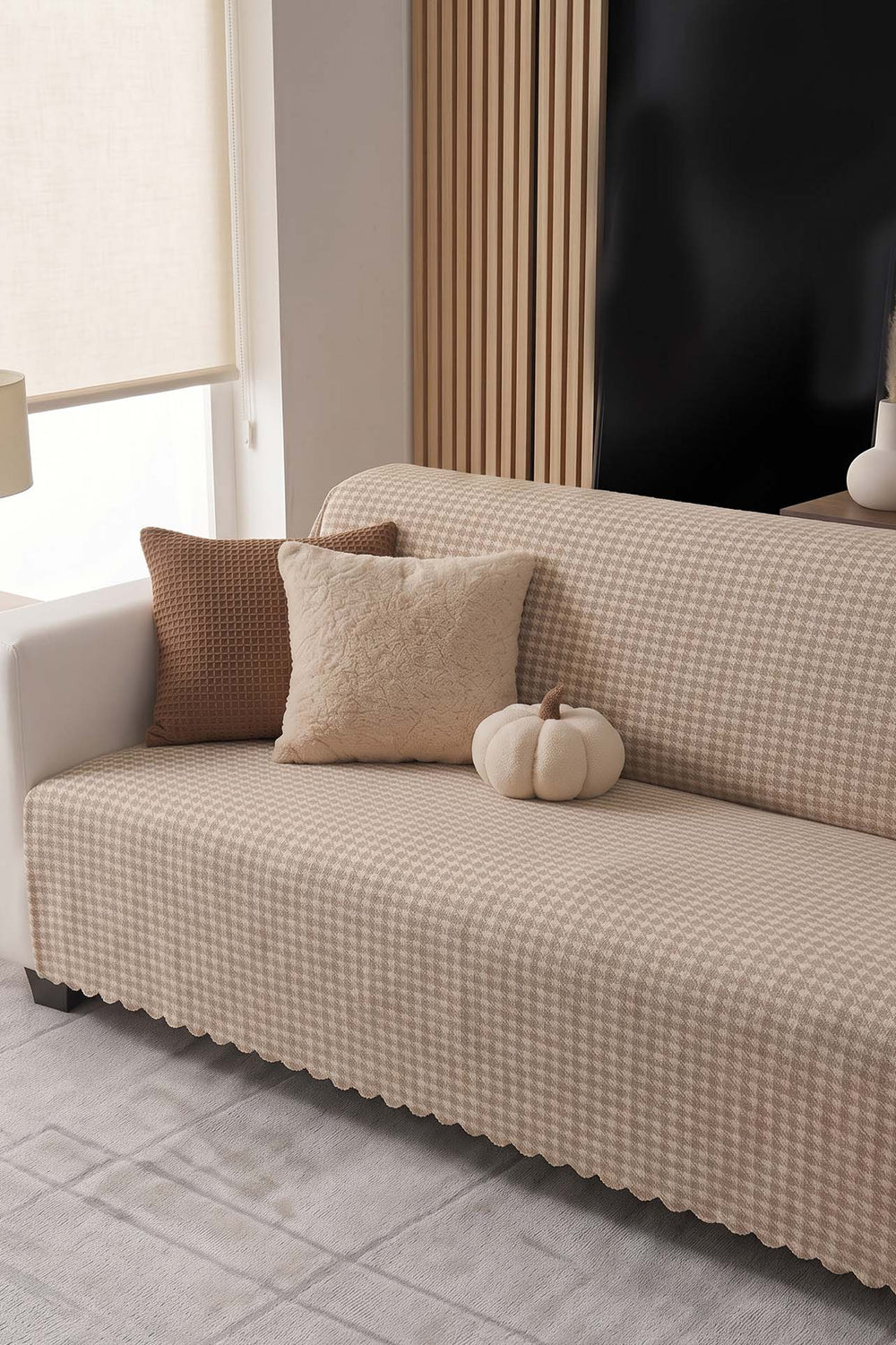 Beige Gingham Patterned Fleece Sofa Cover with Soft Texture – 170 × 210 cm