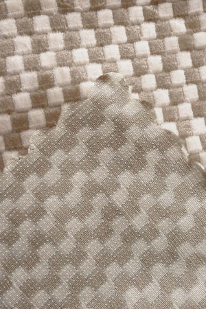 Beige Gingham Patterned Fleece Sofa Cover with Soft Texture – 170 × 210 cm