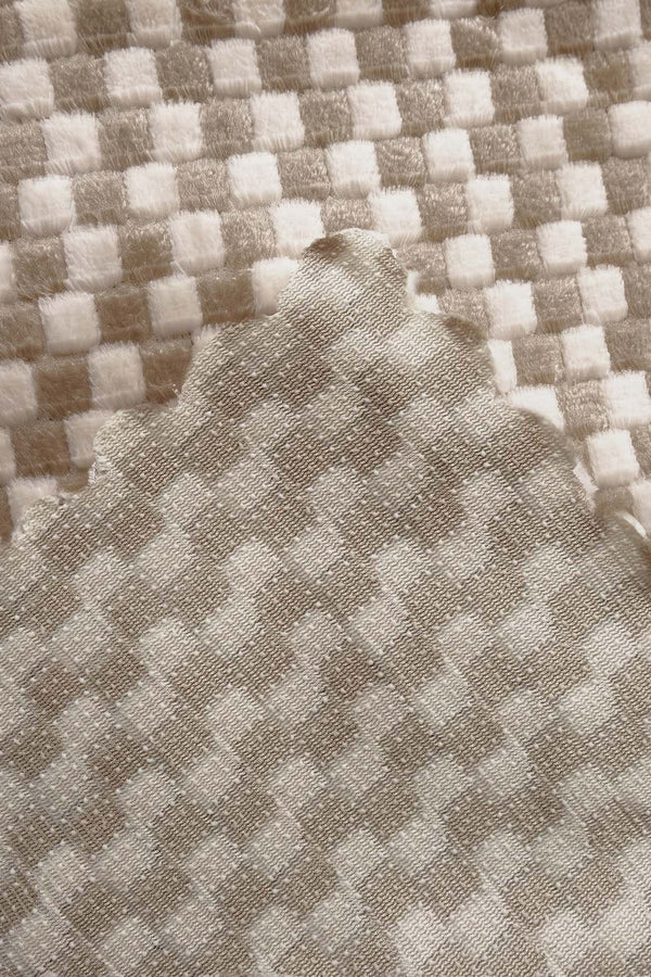 Beige Gingham Patterned Fleece Sofa Cover with Soft Texture – 170 × 210 cm