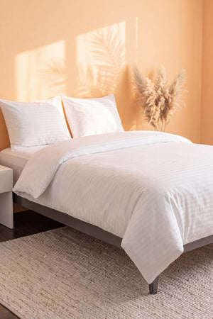 Elite White Striped Satin Double Duvet Cover Set – 4 Pieces