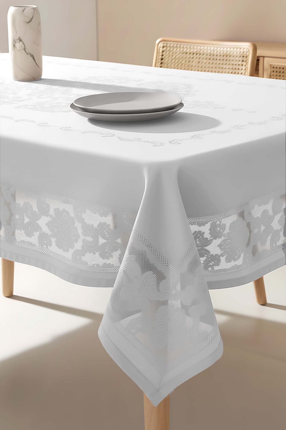 Jumbo Gray Jacquard Tablecloth – Liquid Repellent, Stain Resistant, 100% Polyester, 160x220 cm