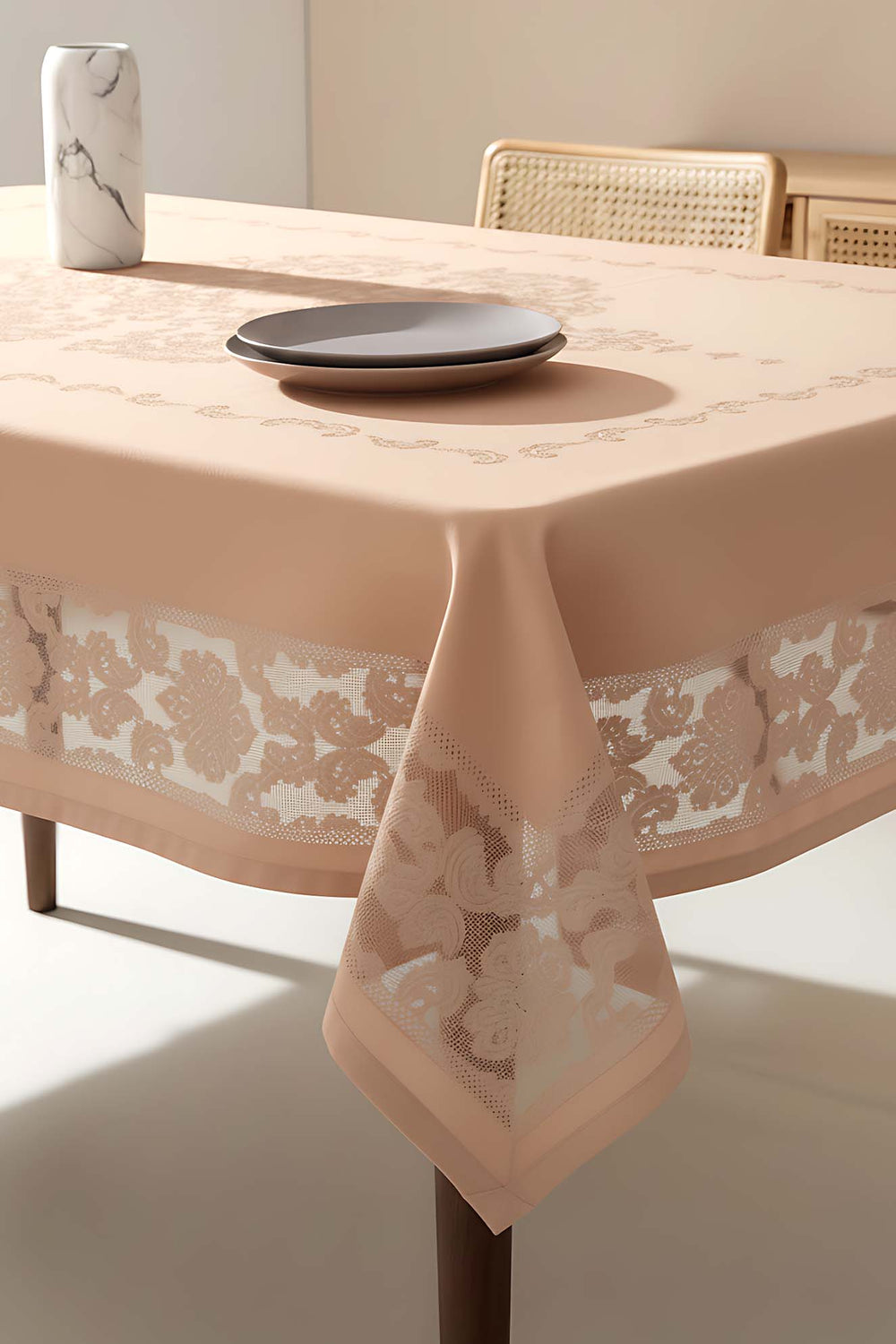 Jumbo Cappuccino Jacquard Tablecloth – Liquid Repellent, Stain Resistant, 100% Polyester, 160x220 cm