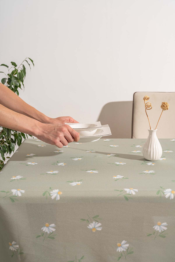 Green Daisy Patterned Tablecloth, Table Fabric, Picnic Blanket