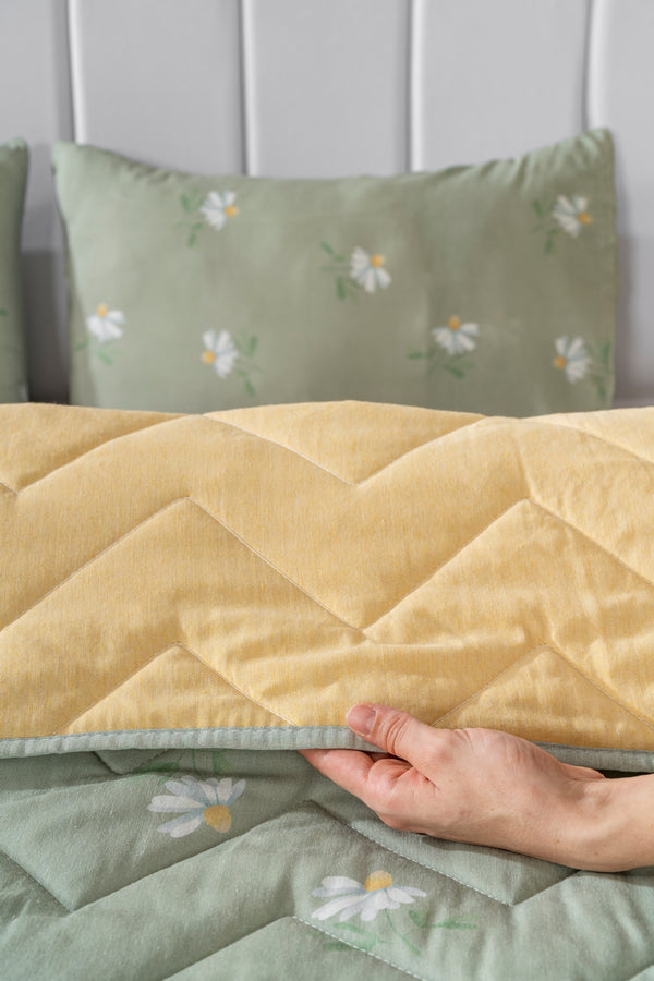 Green Daisy Cotton Double Quilted Pique & Bedspread
