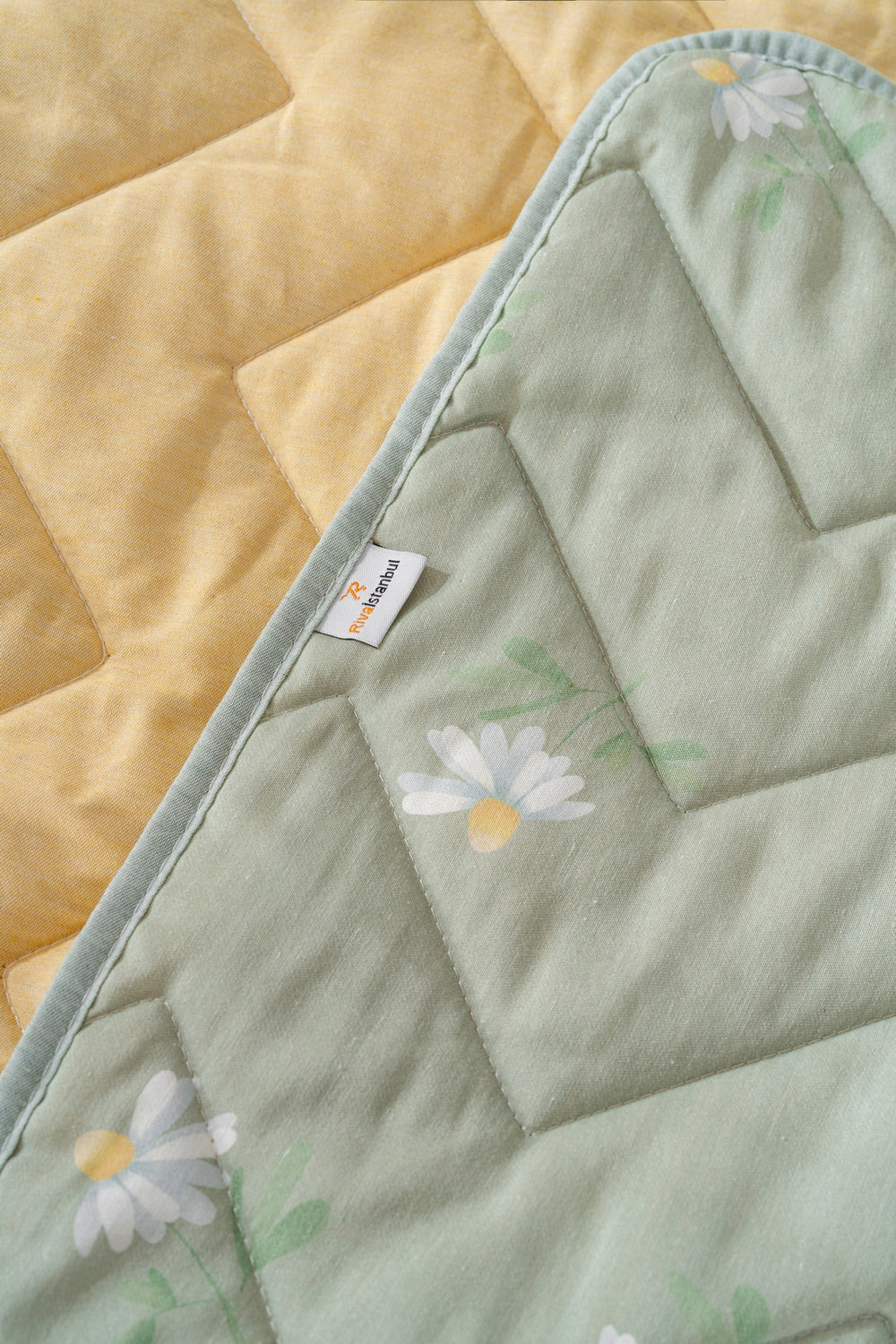 Green Daisy Cotton Double Quilted Pique & Bedspread