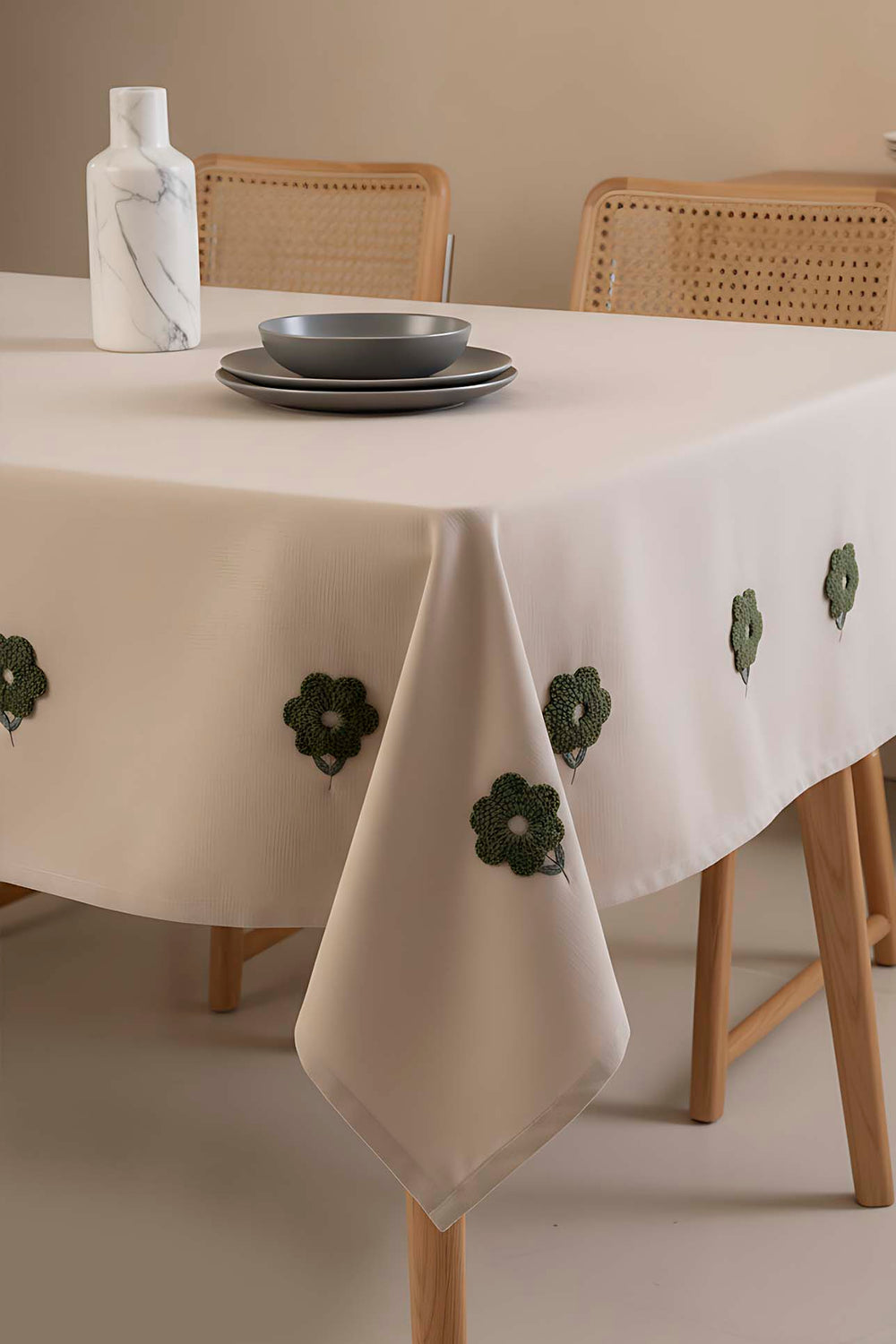 Florita Cappuccino Punch Embroidered Tablecloth – Stain-Proof, Easy-Care, 160x220 cm
