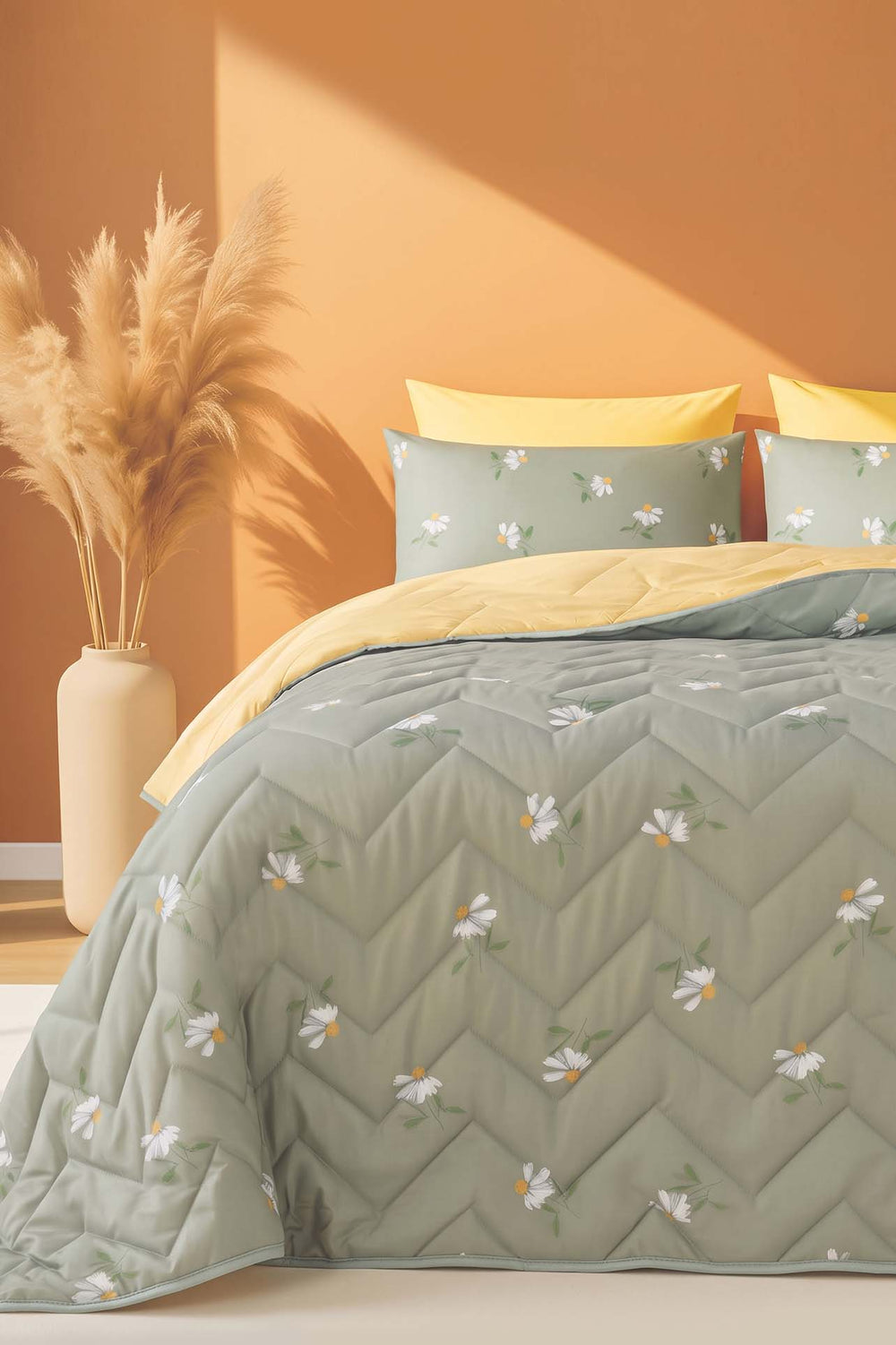Green Daisy Polycotton Quilted Throw/Multi-Purpose Bedspread – Double Size, Breathable, Single Piece, 200x200 cm