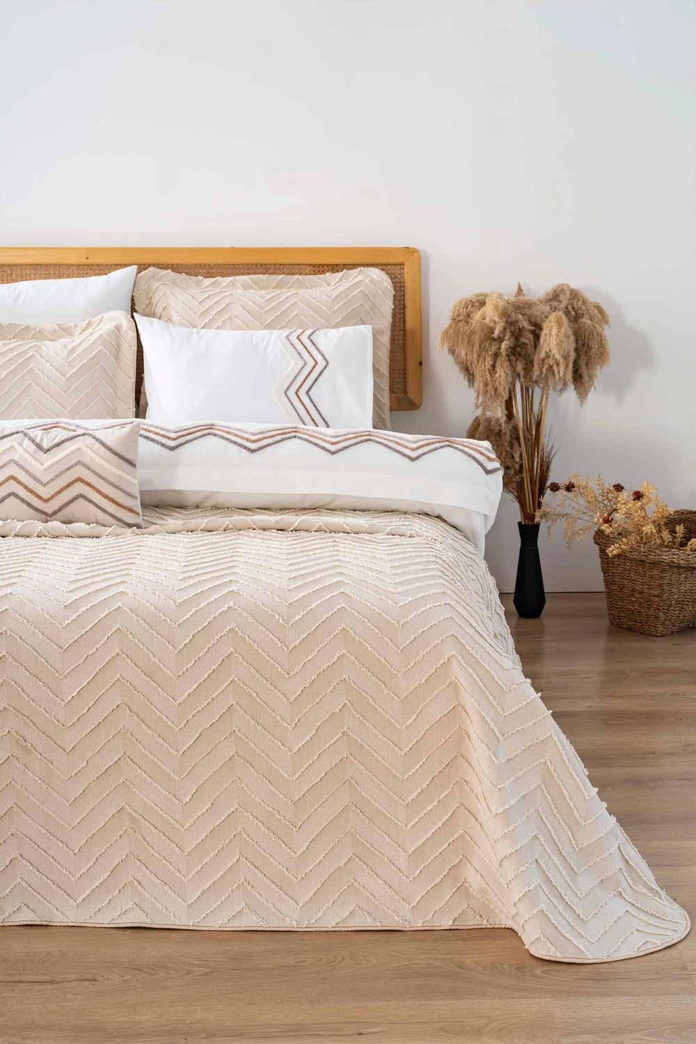 Almila Beige Double Size Duvet Cover and Bedspread Set - 8 Piece Bridal Set