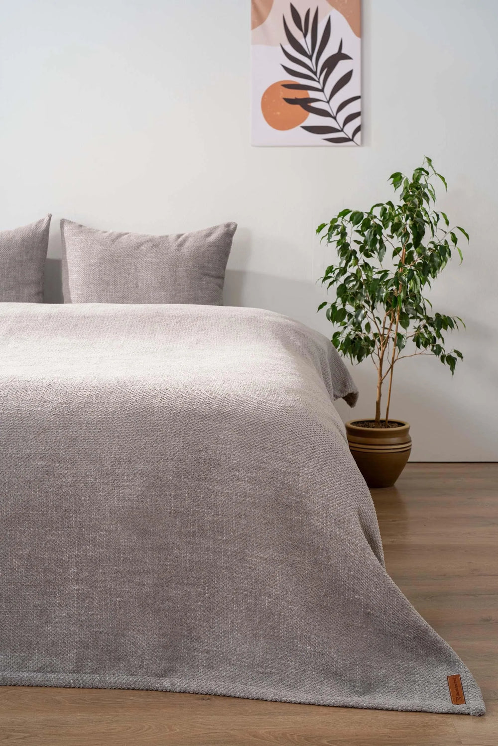 Aya Plush Gray Double Jacquard Deluxe Bedding Set - 3 Pieces Bedspread Set