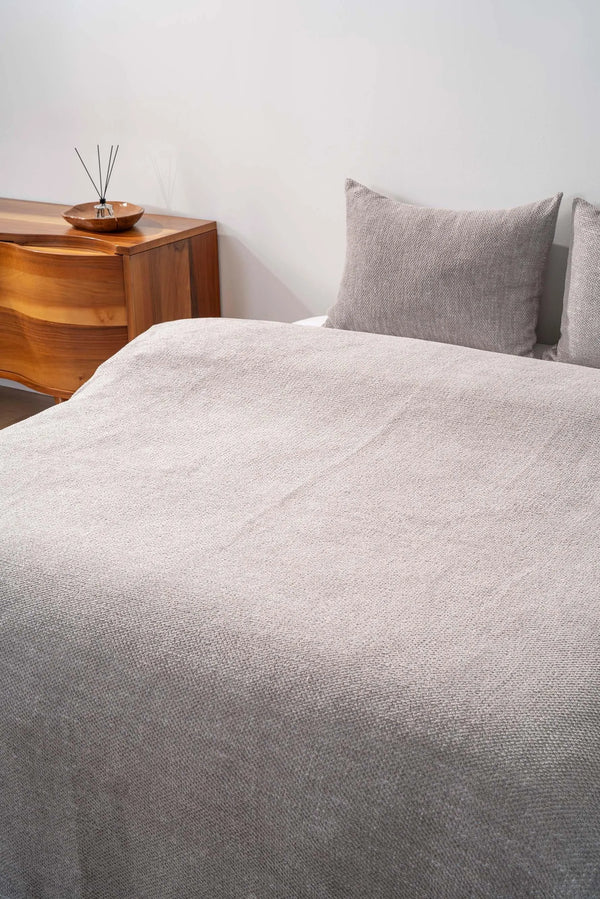 Aya Plush Gray Double Jacquard Deluxe Bedding Set - 3 Pieces Bedspread Set