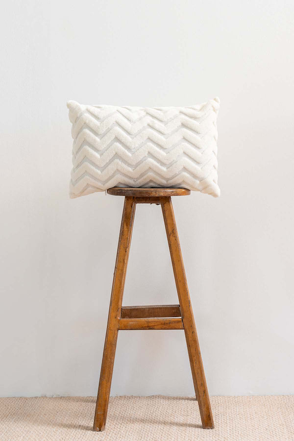 Bohemian Special Design Punch Rectangular Zigzag Pattern Decorative Cushion Cover