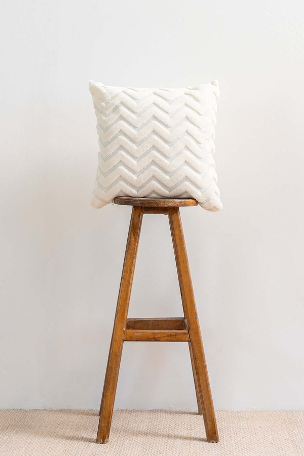 Bohemian Special Design Punch Zigzag Pattern Decorative Cushion Cover