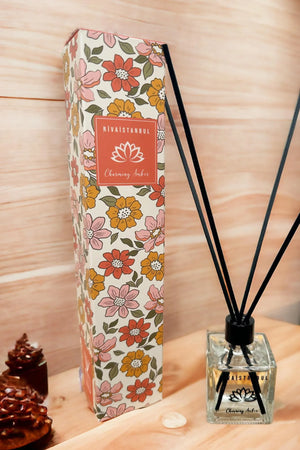 Charming Amber Room Fragrance with Reeds