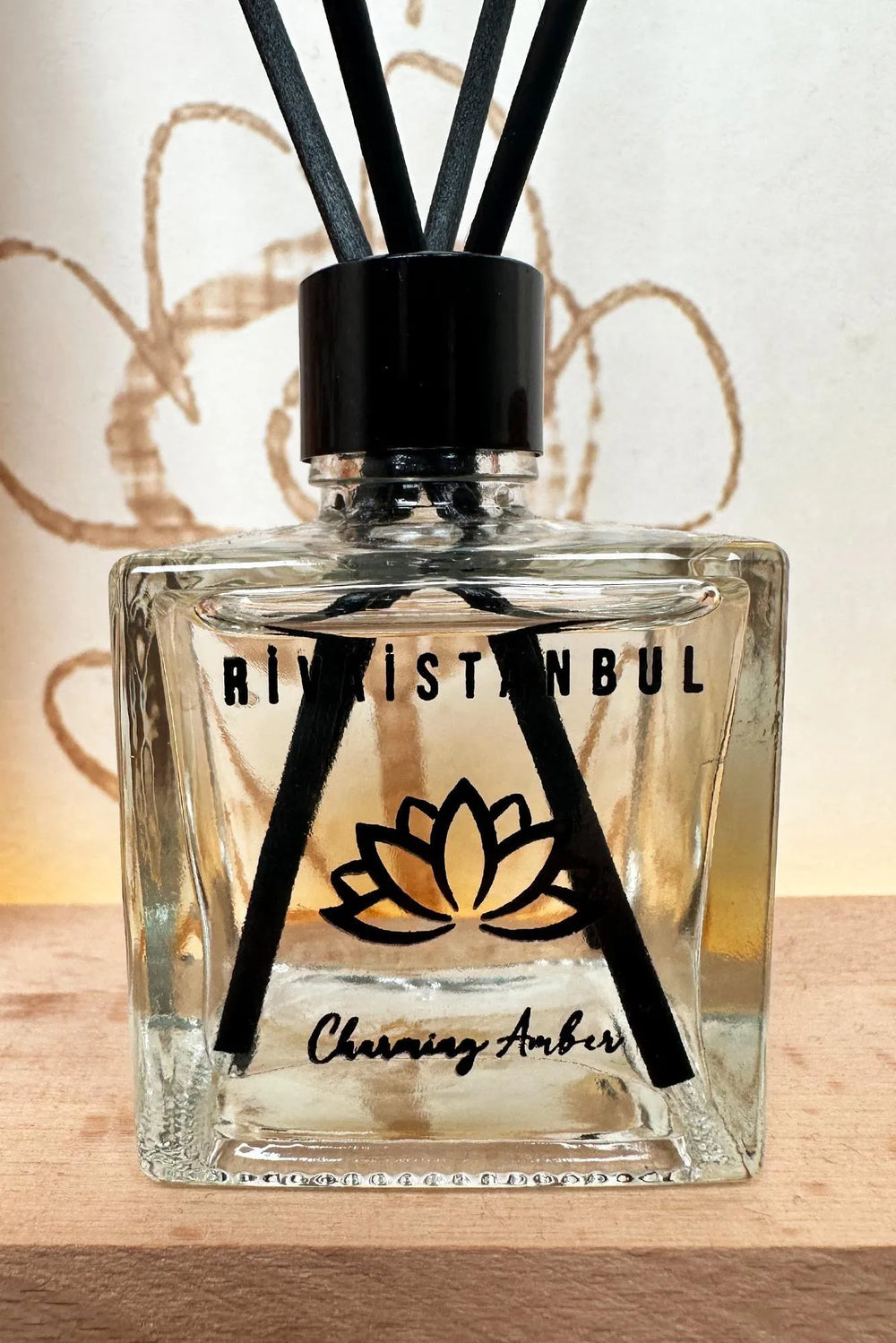 Charming Amber Room Fragrance with Reeds