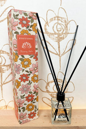 Charming Amber Room Fragrance with Reeds