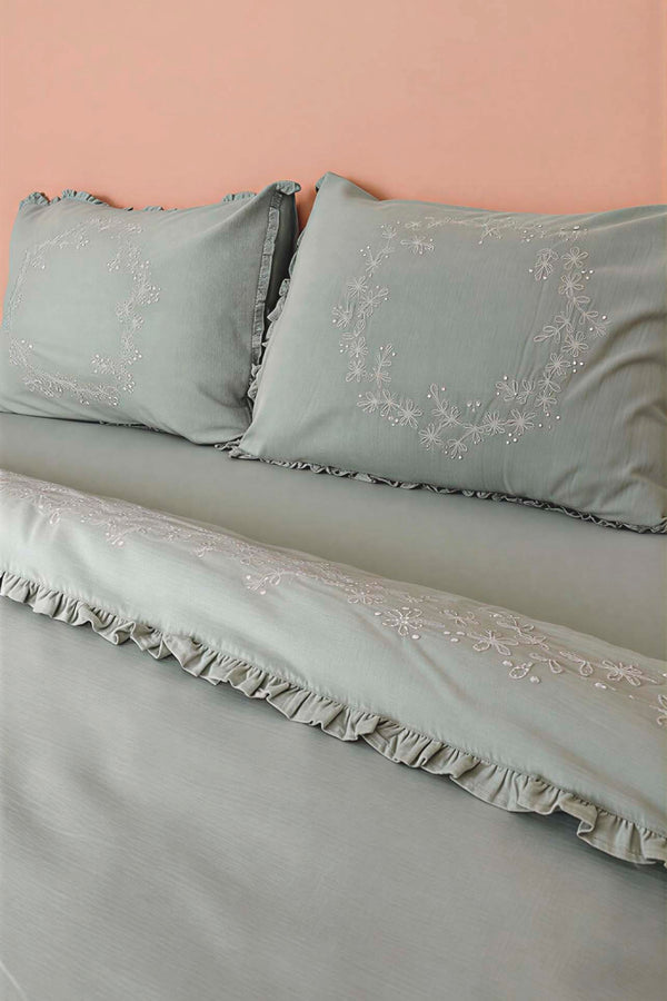 Nigra Embroidered Double Size 100% Cotton Duvet Cover Set – 4 Pieces