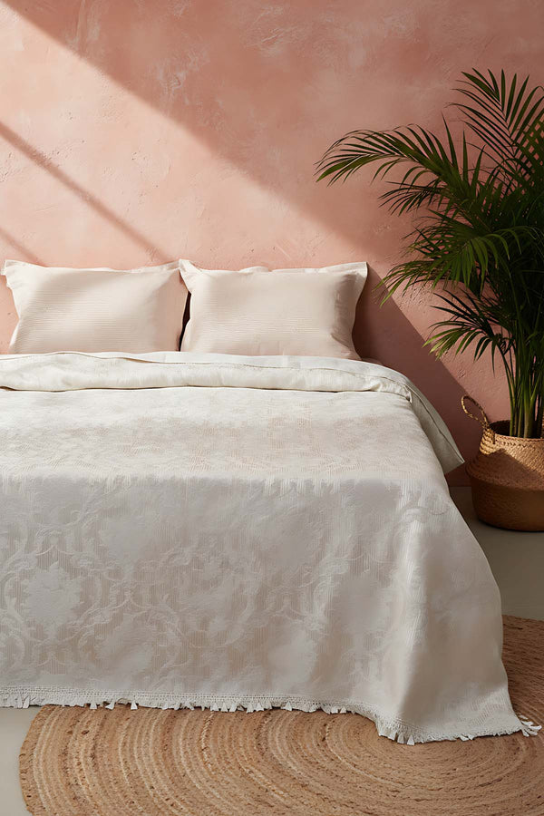 Style Blush Pink Double Bedspread Set, 3 Pieces, Soft Touch Fabric, Modern Design