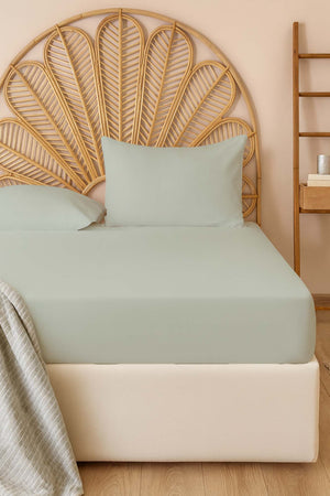 Light Green Double Size Polycotton Flat Sheet – Breathable, Non-Fitted, Single Piece, 215x240 cm