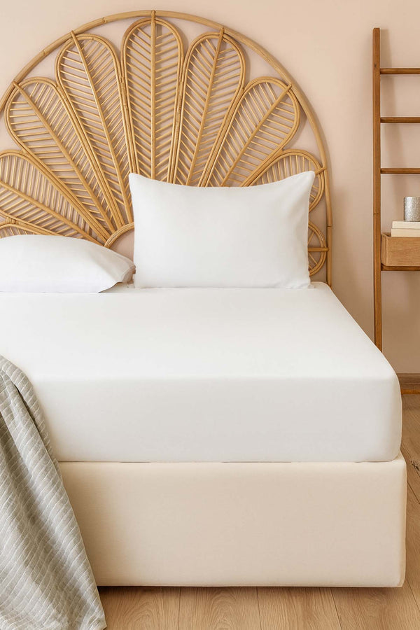 White Double Size Polycotton Flat Sheet – Breathable, Non-Fitted, Single Piece, 215x240 cm