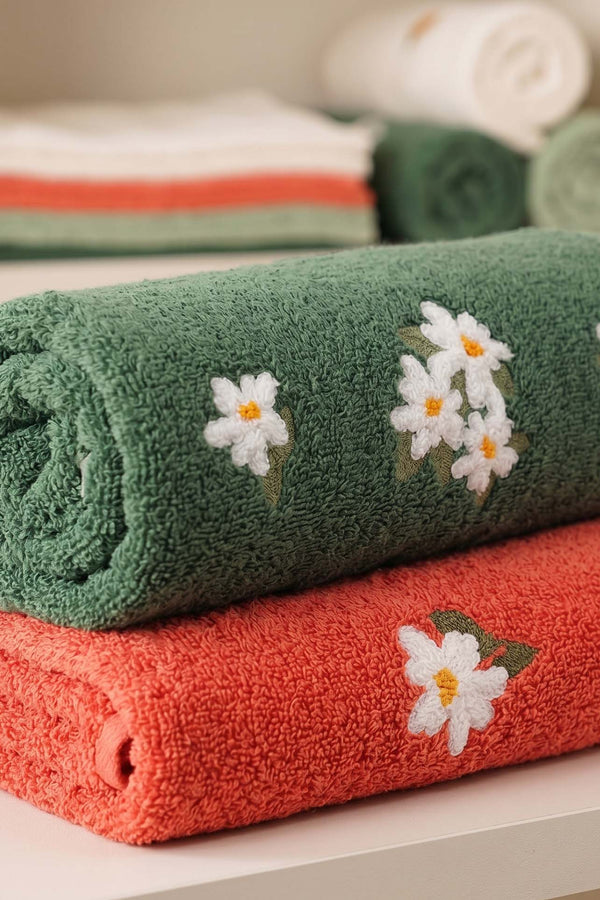 Daisy Embroidered 100% Cotton 5-Piece Towel Set 50x90 cm