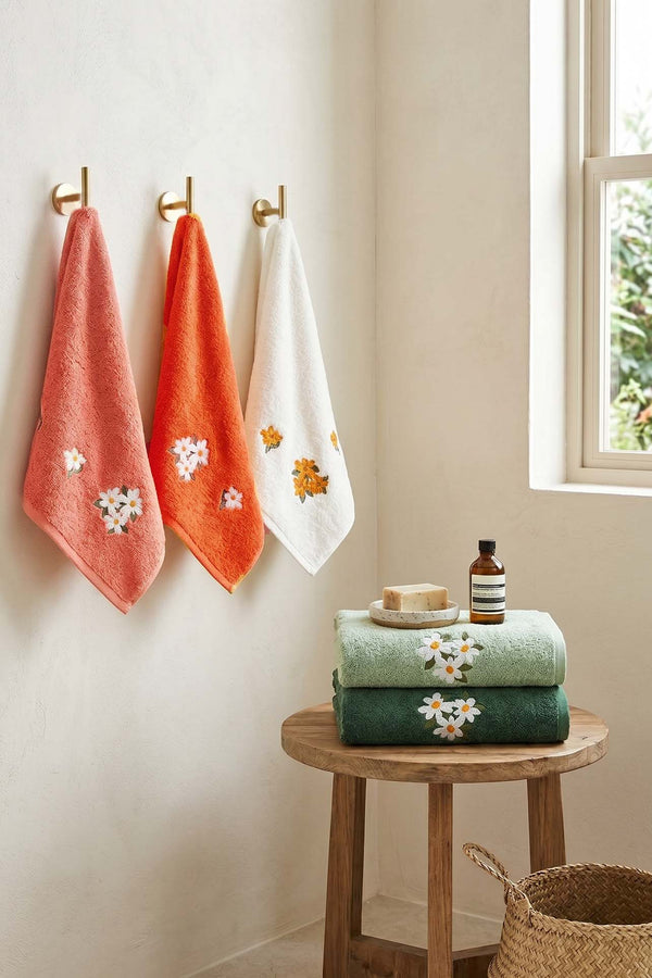 Daisy Embroidered 100% Cotton 5-Piece Towel Set 50x90 cm