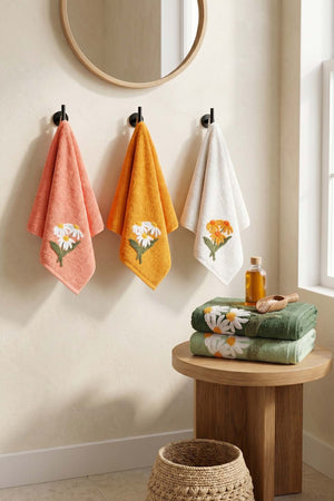 Large Daisy Embroidered 100% Cotton 5-Piece Towel Set 50x90 cm