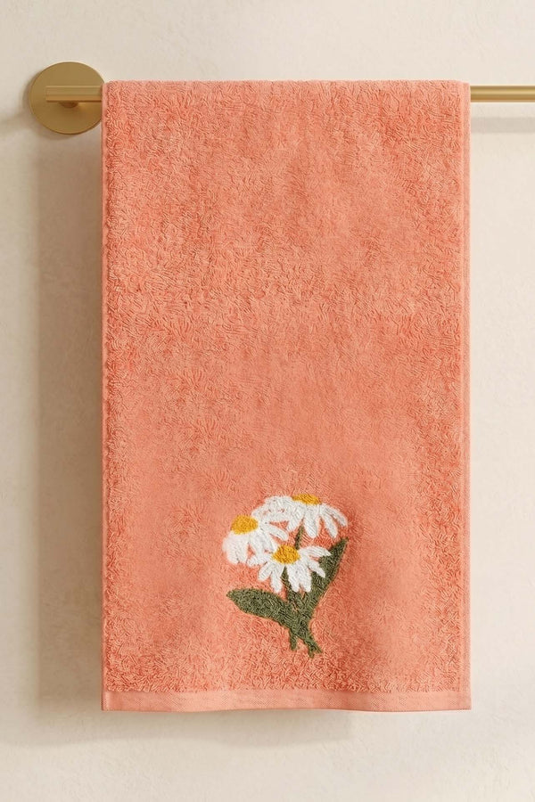 Large Daisy Embroidered 100% Cotton 5-Piece Towel Set 50x90 cm