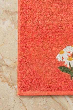 Large Daisy Embroidered 100% Cotton 5-Piece Towel Set 50x90 cm