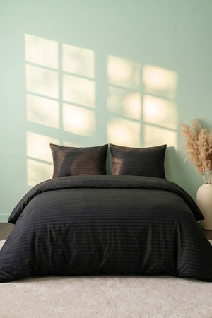 Elite Black Striped Satin Double Duvet Cover Set – 4 Pieces