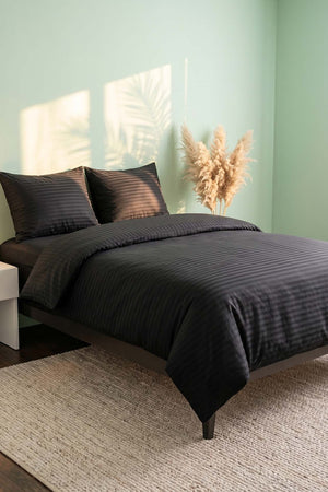 Elite Black Striped Satin Double Duvet Cover Set – 4 Pieces