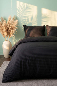 Elite Black Striped Satin Double Duvet Cover Set – 4 Pieces