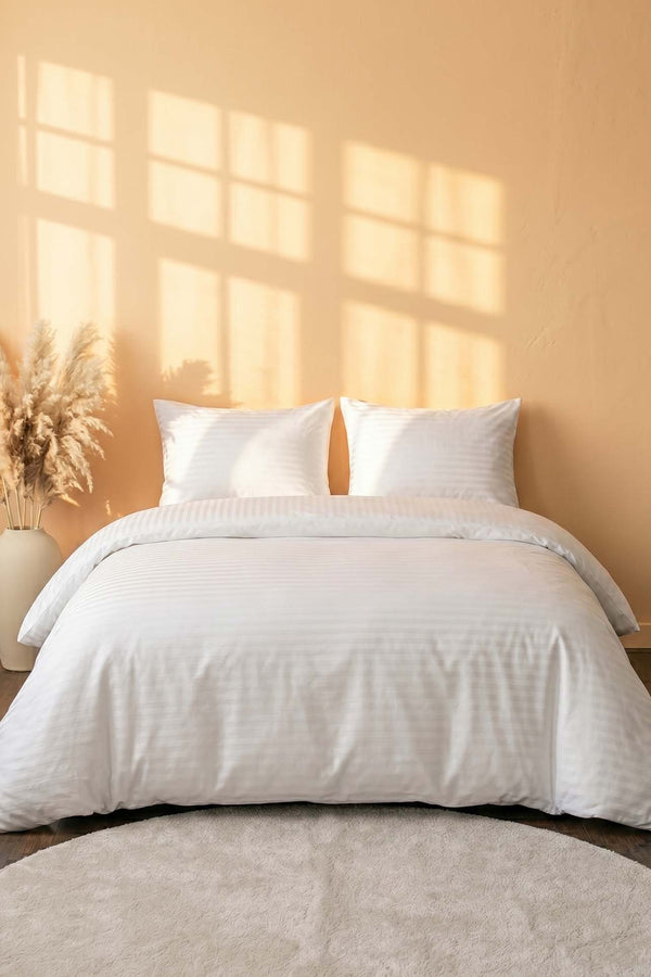 Elite White Striped Satin Double Duvet Cover Set – 4 Pieces