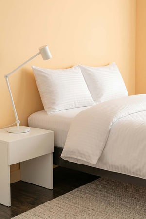Elite White Striped Satin Double Duvet Cover Set – 4 Pieces