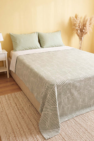 Green Prism Pattern Double Size Printed Coverlet – 200 × 230 cm