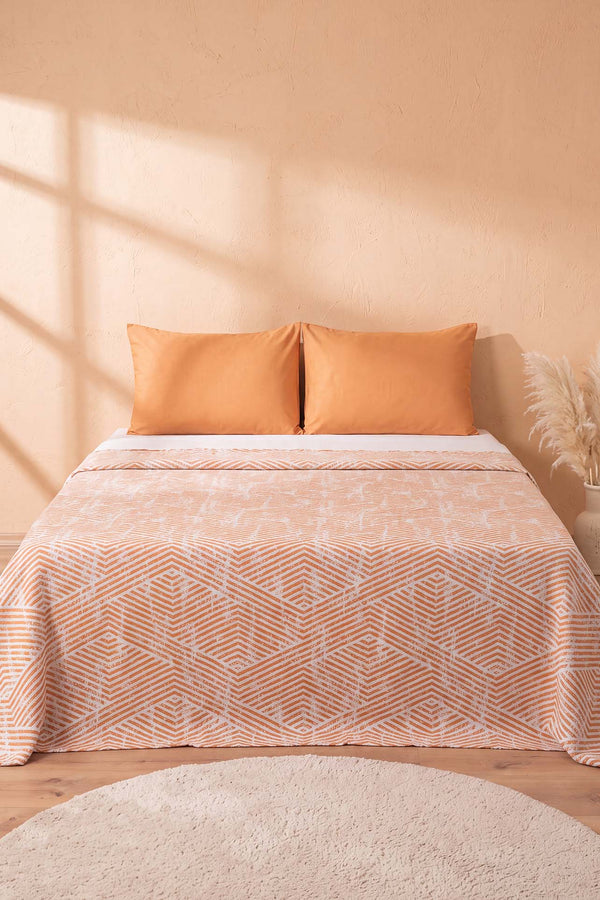 Turuncu Prizma Desenli Çift Kişilik Baskılı Pike Yatak Örtüsü 200X230 Cm