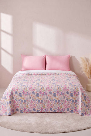 Pembe Kır Bahçesi Desenli Çift Kişilik Baskılı Pike Yatak Örtüsü 200X230 Cm