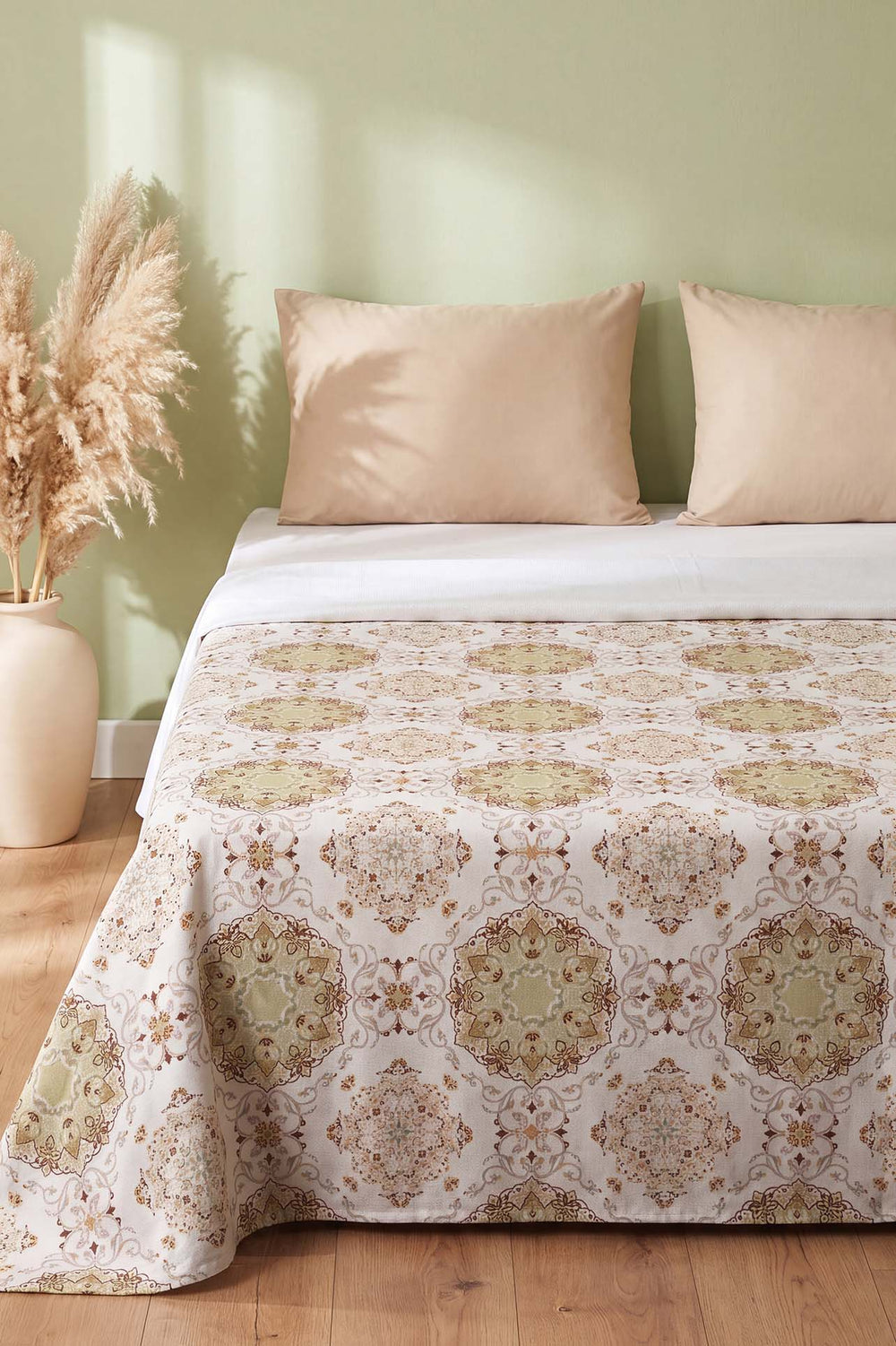 Green Mandala Patterned Double Printed Piqué Bedspread – 200 × 230 cm