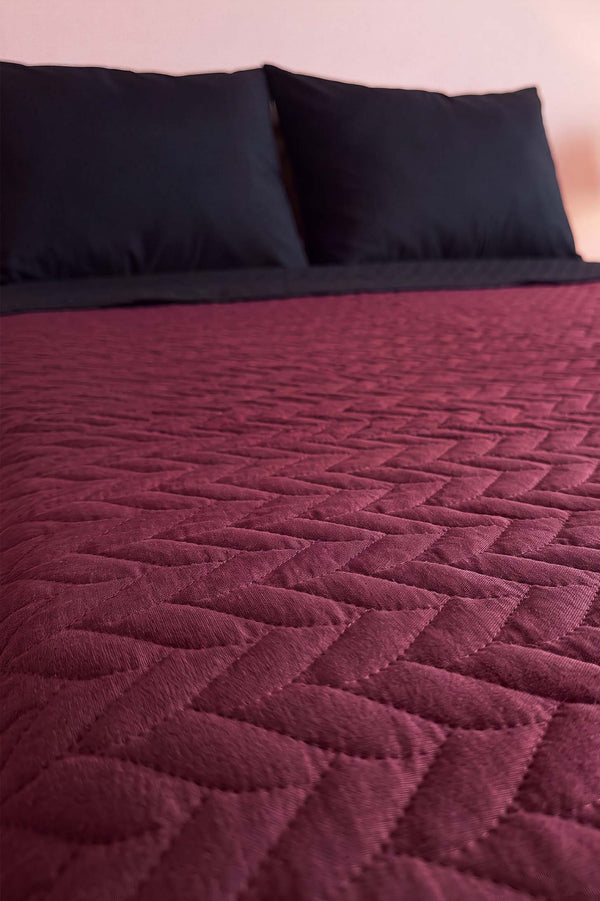 Burgundy Ultrasonic Reversible Double Quilted Bedspread & Pique 180x240 Cm