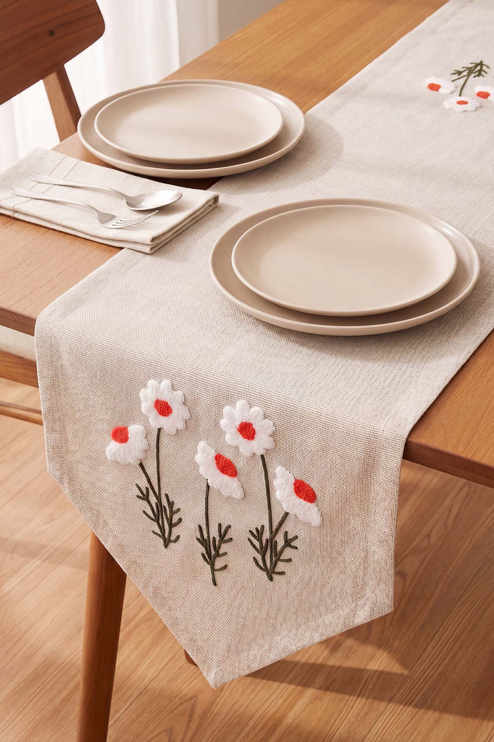 Daisy Puff Kasso Punch Embroidered Table Runner 35x110 Cm