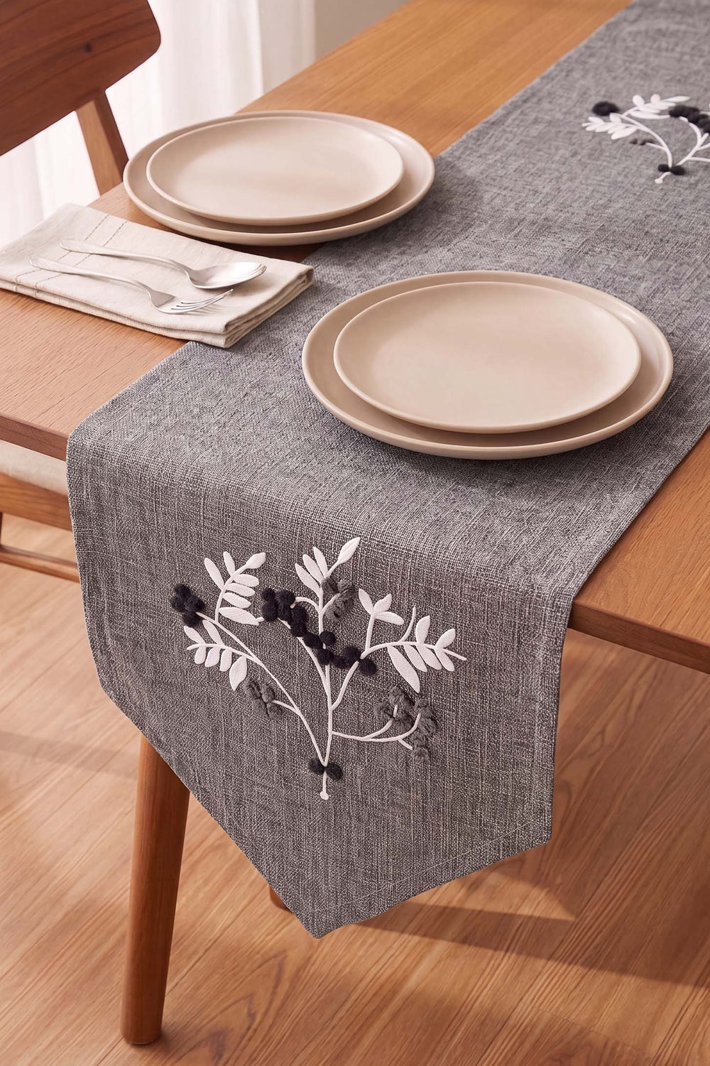 Silvara Kasso Punch Embroidered Table Runner 35x110 Cm