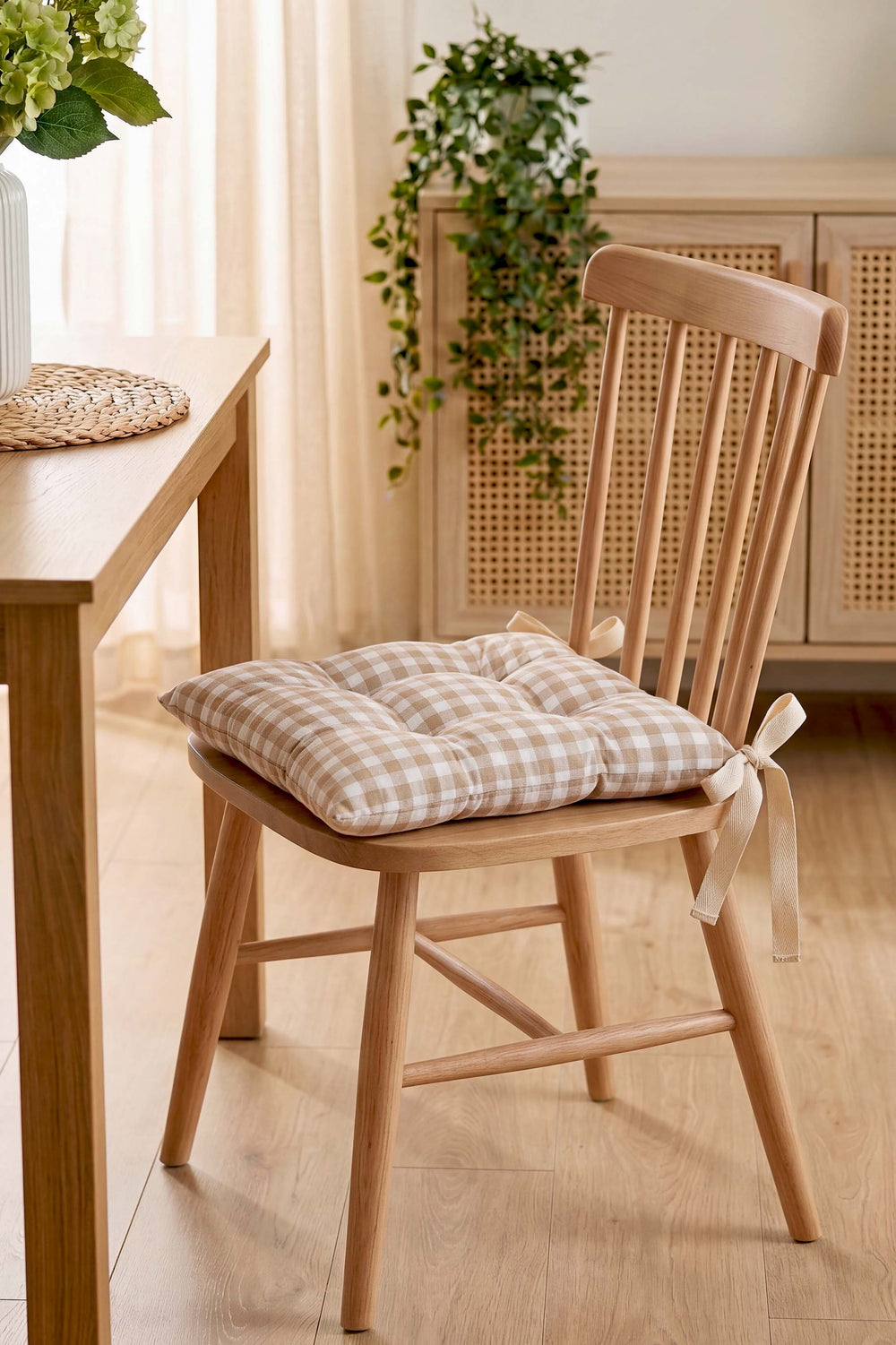 Beige Checkered Fiber-Filled Chair Cushion 40 x 40 cm