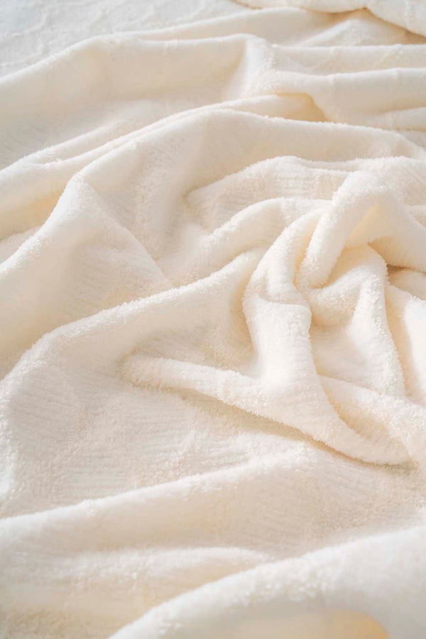 Allen Jacquard Raschel Scandinavian Single Punch Bedspread