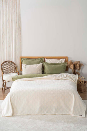 Allen Jacquard Raschel Scandinavian Single Punch Bedspread