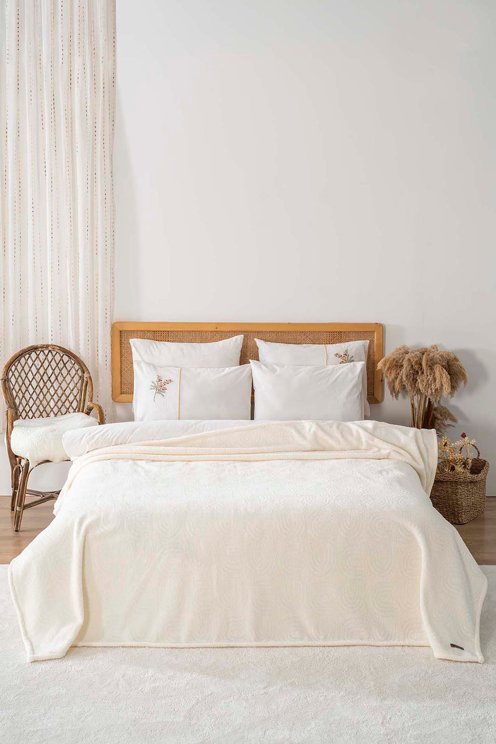 Viona Jacquard Raschel Rainbow Scandinavian Single Punch Bedspread