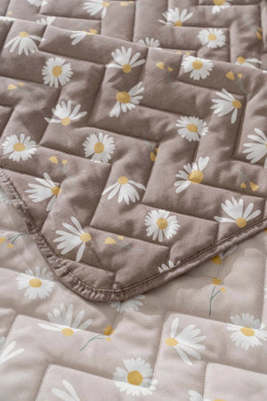 Brown Daisy Single Quilted Bedspread & Coverlet – Cotton